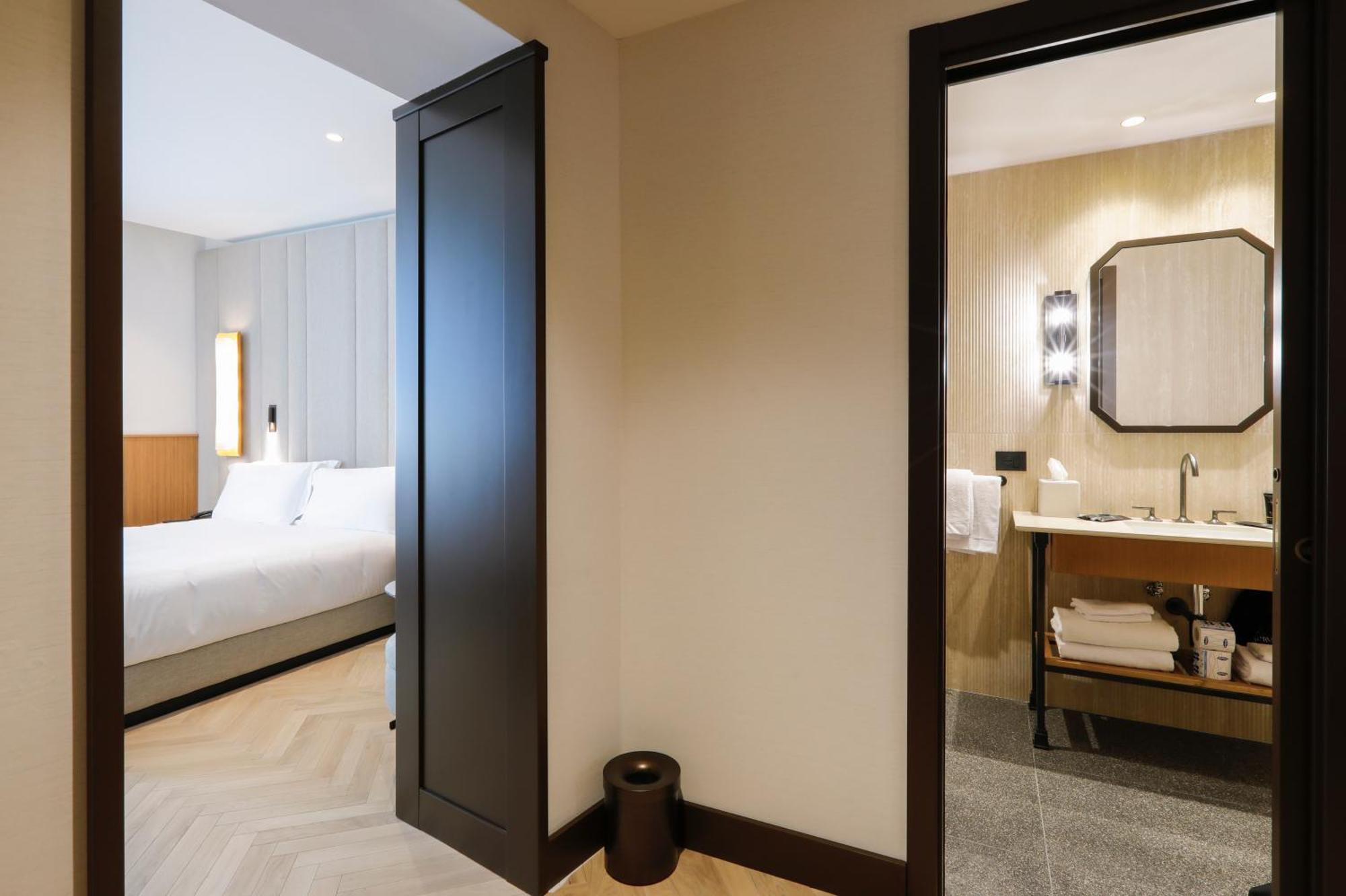 Circle6 Hotel 4*