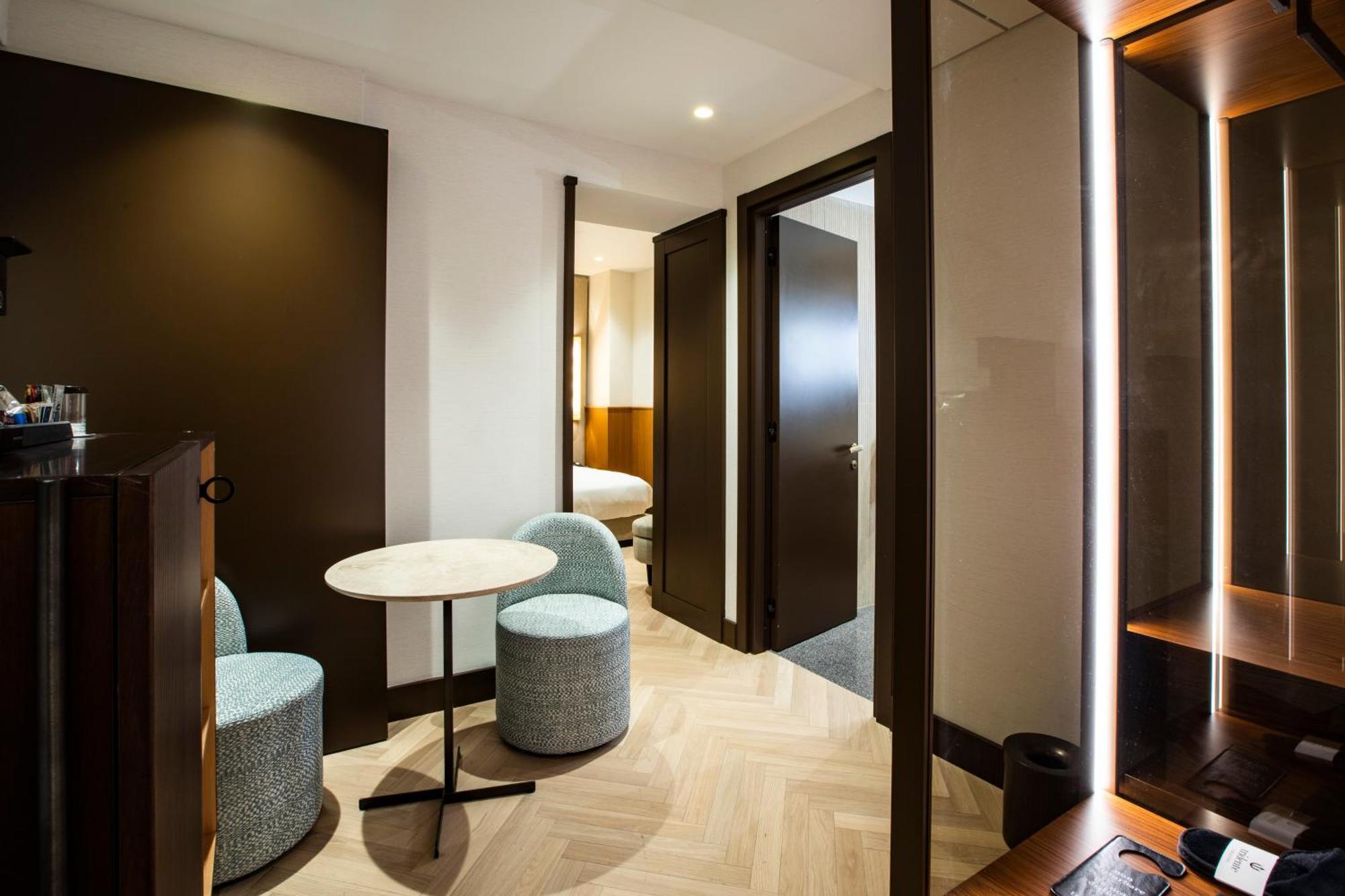 Hotel Circle6